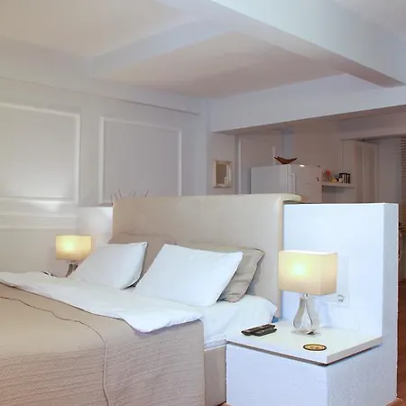 Ξενοδοχείο με διαμερίσματα 212 4*