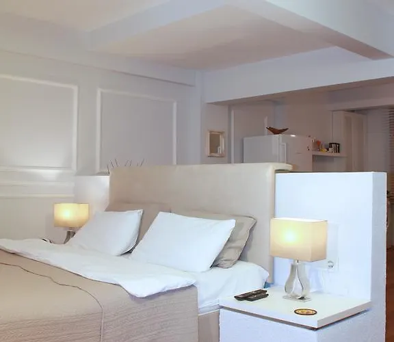 מלון דירות 212 4*